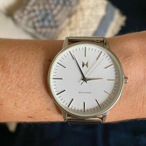 Silver mvmt watch